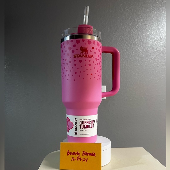 Stanley 40 oz Stainless Steel H2.0 Flowstate Quencher Tumbler Sweet Hearts - Picture 1 of 7